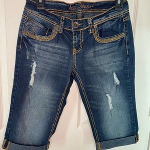 Women Capri jeans by Ariya jeans size 5/6